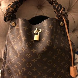 Louis Vuitton Gaia